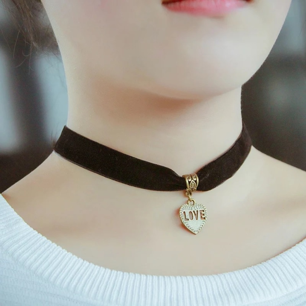 Fashion choker